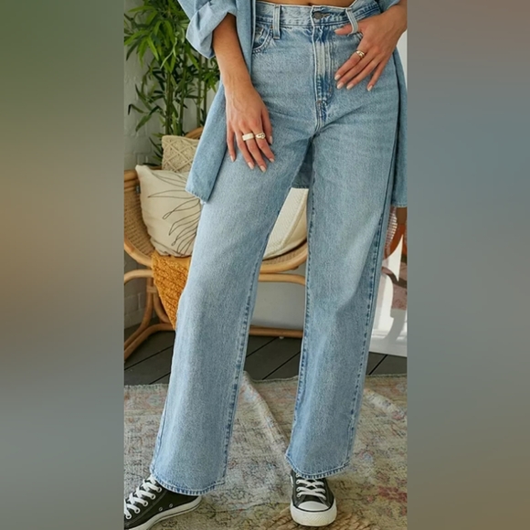 Levi's Denim - Levi's Light Blue High Waisted Straight Leg Women's Jeans Misses Size 26